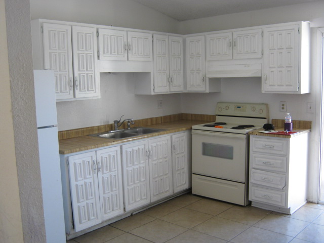 The kitchen before work statrted